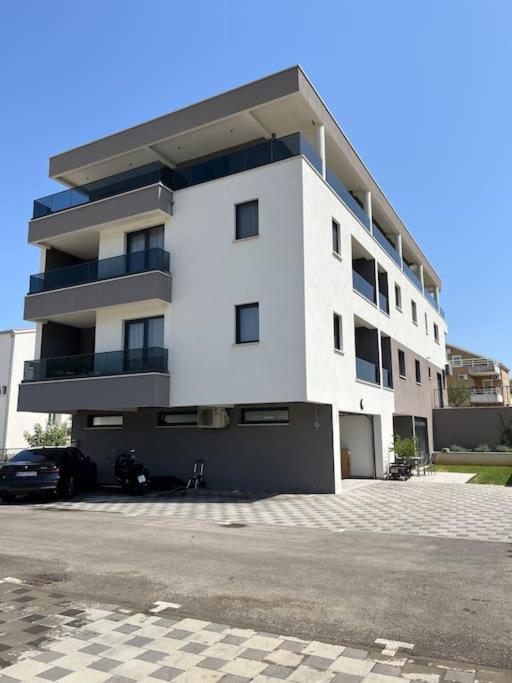 מליני Villa 64 Apartment #2 מראה חיצוני תמונה
